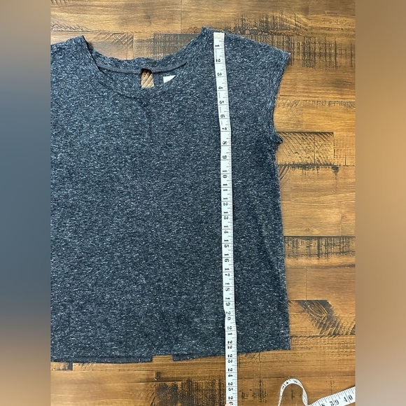 Abercrombie Small T-shirt Keyhole In Back With Slit Gray Heathered Fabric - Picture 6 of 7